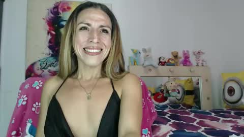 valerie_rousse online show from May 9, 8:25 pm