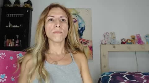 valerie_rousse online show from May 26, 5:03 am