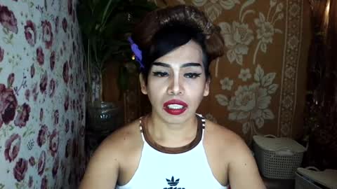 Snapshot of valerie_sensual chatting on August 4, 3:21 am valerie_sensual online show from August 4, 3:21 am