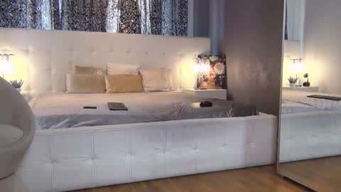 Snapshot of valeriecoy chatting on February 25, 12:26 pm Valerie online show from February 25, 12:26 pm