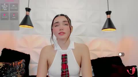 Snapshot of valeriecute18 chatting on February 27, 7:36 pm valerie online show from February 27, 7:36 pm