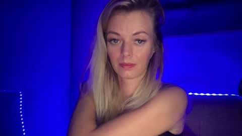 Snapshot of valerieluvsugar chatting on September 16, 5:58 pm Valerie online show from September 16, 5:58 pm