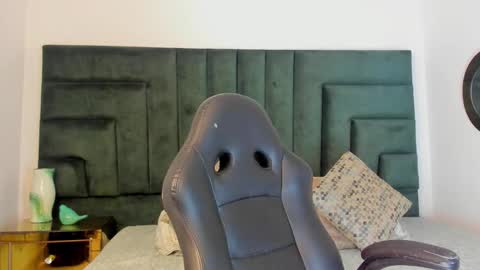 Valerie Mattson online show from December 18, 5:52 pm