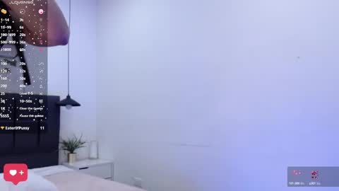 Snapshot of valerigh_ chatting on March 9, 2:07 am VALERI online show from March 9, 2:07 am