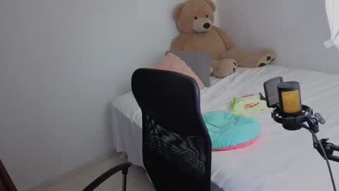 valerihouse_ online show from May 14, 2:07 am