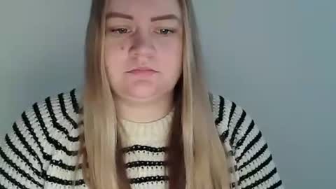 Snapshot of valerivane chatting on December 1, 7:13 am Valery online show from December 1, 7:13 am