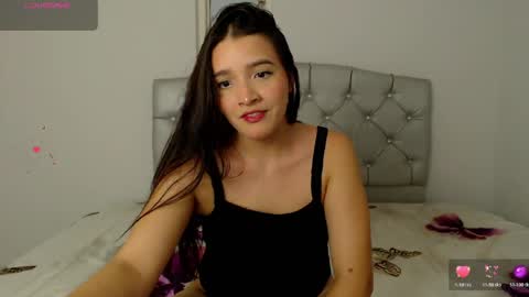 Snapshot of valery_alejo chatting on April 8, 3:28 am valeria online show from April 8, 3:28 am