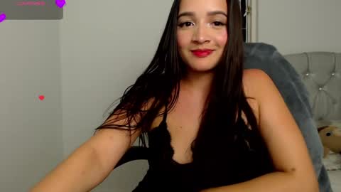 Snapshot of valery_alejo chatting on April 29, 5:11 am valeria online show from April 29, 5:11 am