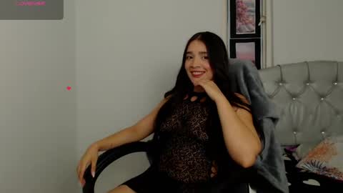 Snapshot of valery_alejo chatting on May 19, 5:36 am valeria online show from May 19, 5:36 am