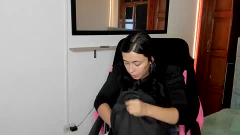 Snapshot of valery_bonneth chatting on February 3, 12:21 pm valery_bonneth online show from February 3, 12:21 pm