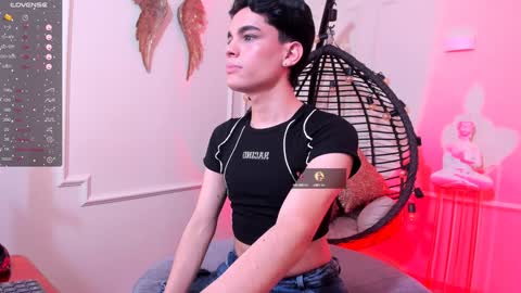 Snapshot of valery_hil chatting on December 2, 7:49 pm Thomy online show from December 2, 7:49 pm