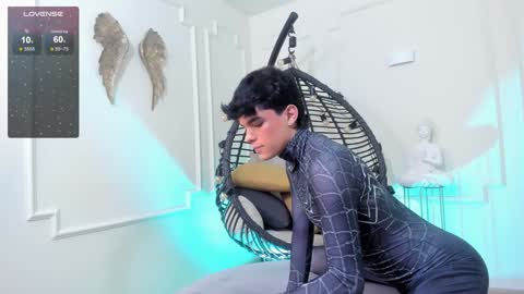 Snapshot of valery_hil chatting on December 19, 7:40 pm Thomy online show from December 19, 7:40 pm