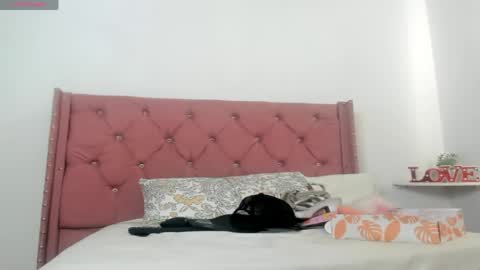 valery_hot692 online show from May 19, 7:20 pm