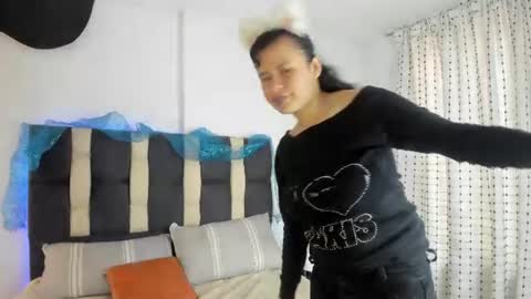 valery_hot692 online show from July 8, 12:20 pm