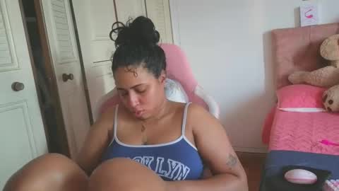 valery_lovex_ online show from April 4, 11:40 am