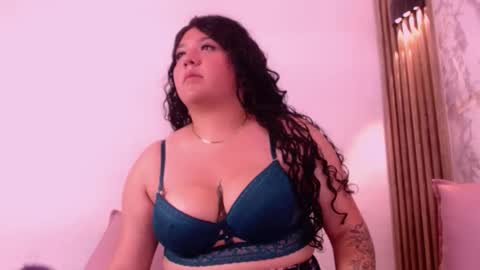 Snapshot of valery_ortiz7 chatting on February 28, 7:15 pm Valery online show from February 28, 7:15 pm