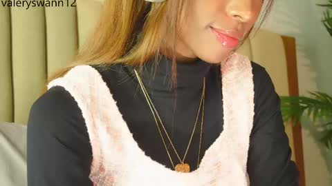 Snapshot of valery_swan1 chatting on April 30, 8:57 pm Valery swan1 online show from April 30, 8:57 pm