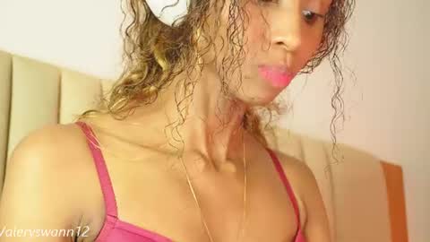 Snapshot of valery_swan1 chatting on June 14, 12:52 am Valery swan1 online show from June 14, 12:52 am