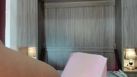 valerymeyerr online show from March 25, 12:00 pm