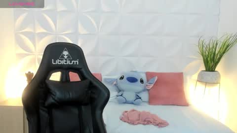 valeryn rosse online show from November 14, 3:05 am