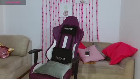 Snapshot of valerysimon chatting on January 28, 10:56 pm Valery S online show from January 28, 10:56 pm