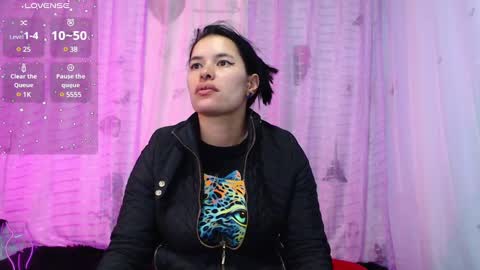 Snapshot of valerysnow_ chatting on February 7, 10:09 pm Valery online show from February 7, 10:09 pm