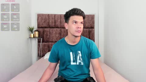 Snapshot of valerystonne_ chatting on January 27, 9:00 pm Valery Stonne online show from January 27, 9:00 pm