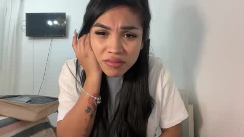 Snapshot of valeskaivanne chatting on November 17, 5:19 pm valeskaivanne online show from November 17, 5:19 pm