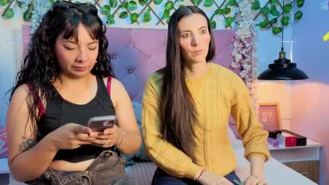 Snapshot of valkiria_and_dione chatting on April 21, 7:28 pm Valkiria and Dione online show from April 21, 7:28 pm