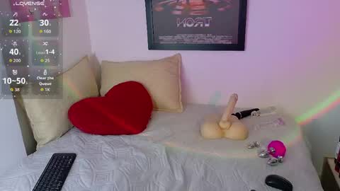 Valkiria moore  online show from April 7, 2:12 am