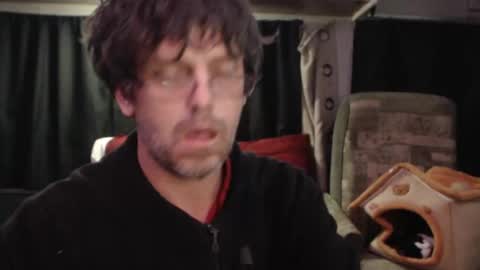 Snapshot of valleycamboy chatting on November 4, 5:28 am ValleyCamBoy and Friends online show from November 4, 5:28 am