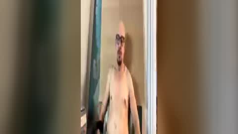 vallmiltom599062 online show from June 28, 8:59 pm