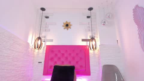 Snapshot of valloletsamar chatting on January 24, 11:37 am Vallolet Peach  online show from January 24, 11:37 am