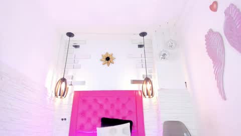 Snapshot of valloletsamar chatting on February 14, 11:31 am Vallolet Peach  online show from February 14, 11:31 am