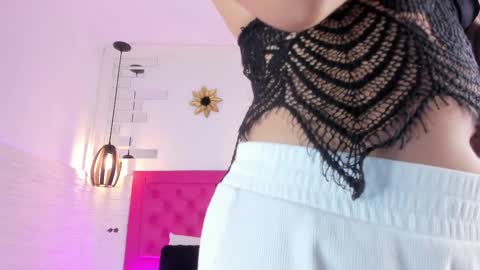 Snapshot of valloletsamar chatting on February 28, 11:36 am Vallolet Peach  online show from February 28, 11:36 am