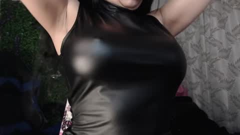 valquiria_sirgun online show from April 10, 11:04 am