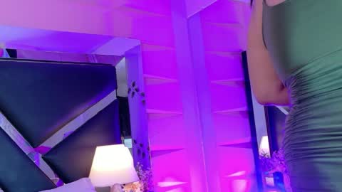 Snapshot of valrery_roussex chatting on April 30, 7:20 pm Valery online show from April 30, 7:20 pm