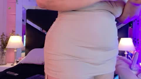 Snapshot of valrery_roussex chatting on July 2, 7:20 pm Valery online show from July 2, 7:20 pm