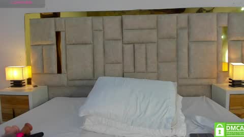 valtira nova online show from April 5, 7:33 pm