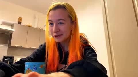 Snapshot of valtopi chatting on February 27, 6:19 pm Emily online show from February 27, 6:19 pm