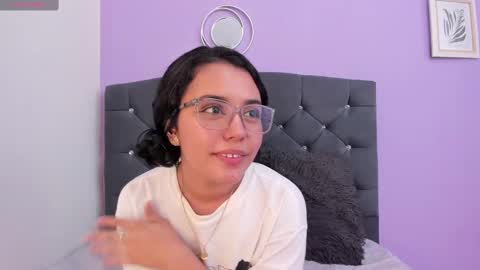 Snapshot of valu_0 chatting on January 24, 6:25 pm valu online show from January 24, 6:25 pm