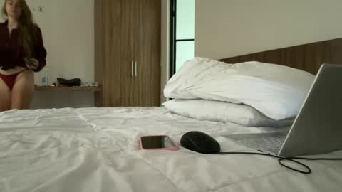 Snapshot of valure_lera chatting on September 21, 12:01 am valure_lera online show from September 21, 12:01 am