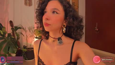 Snapshot of valyturner chatting on March 19, 9:30 pm online show from March 19, 9:30 pm