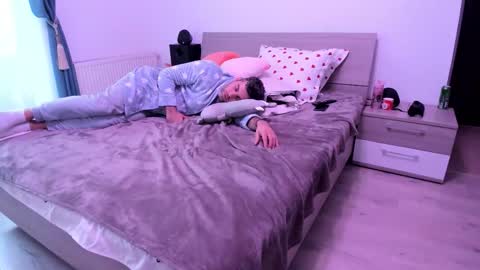 valyvalisimo online show from February 28, 6:25 am