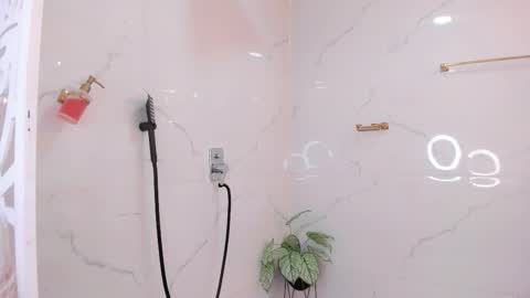 valyx7 online show from December 4, 8:28 pm