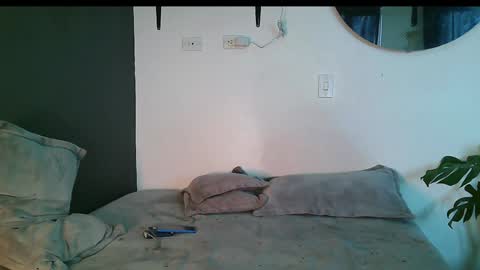 Vamp Noah and Dan online show from February 1, 7:23 pm