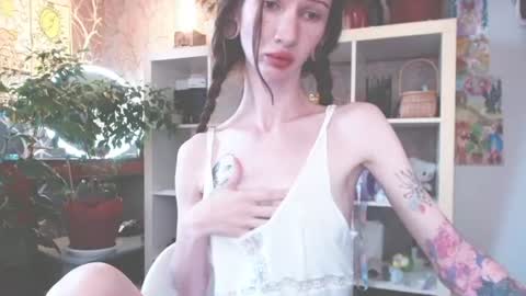 Mollyy Valentine online show from August 2, 10:19 pm