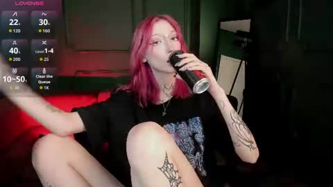 Leyla online show from June 11, 10:30 pm
