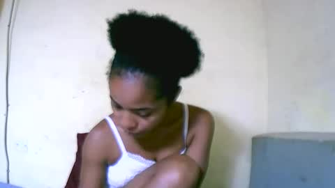 Snapshot of vanah344375 chatting on September 12, 11:32 am vanah344375 online show from September 12, 11:32 am