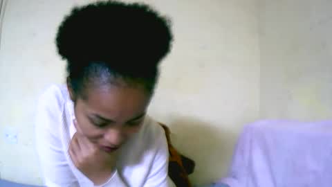 Snapshot of vanah344375 chatting on September 12, 11:37 pm vanah344375 online show from September 12, 11:37 pm
